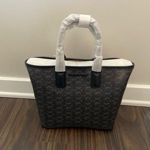 Michael Kors Jodie small logo purse
